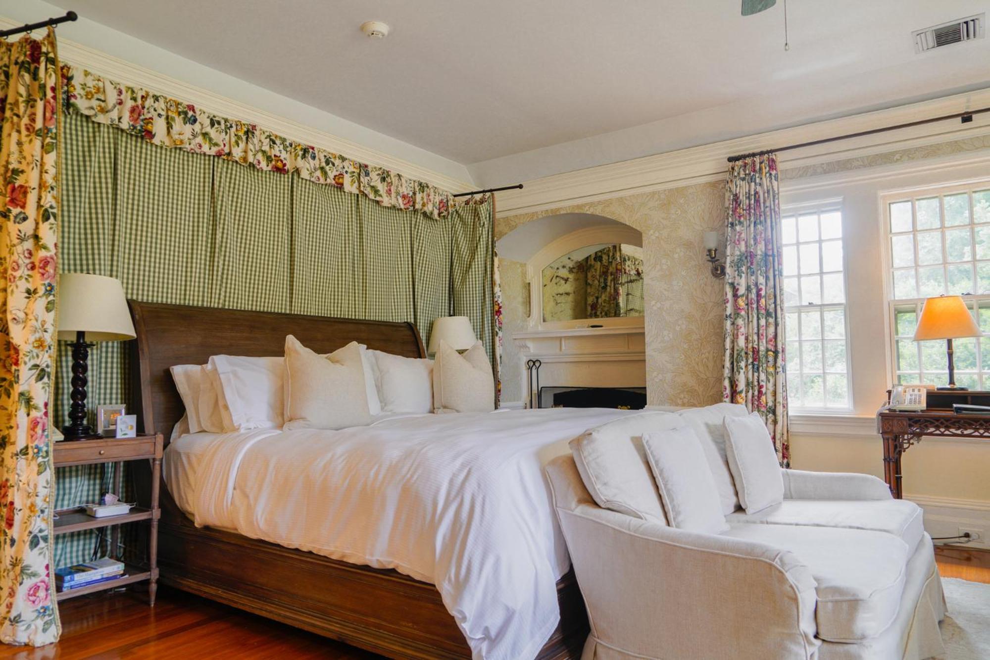 The Baker House 1650 Bed & Breakfast East Hampton Ruang foto