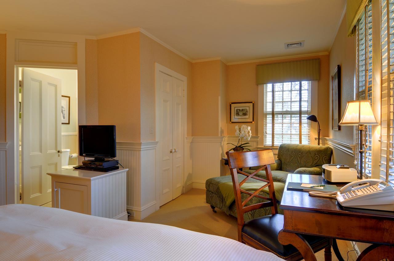 The Baker House 1650 Bed & Breakfast East Hampton Bagian luar foto